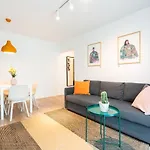 Spacious 2 Bdr Flat In The Old Town Apartmán Bukurešť