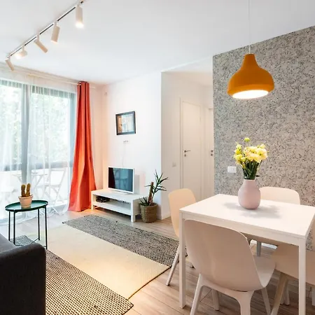 Spacious 2 Bdr Flat In The Old Town Lägenhet
