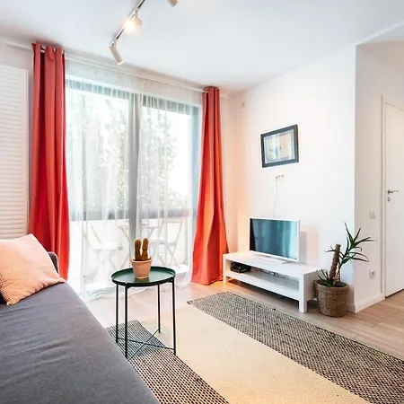 Spacious 2 Bdr Flat In The Old Town Lägenhet
