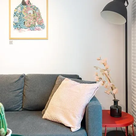 Spacious 2 Bdr Flat In The Old Town Lägenhet Bukarest