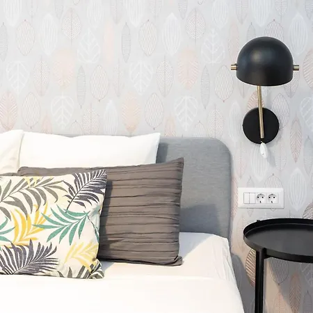 Lägenhet Spacious 2 Bdr Flat In The Old Town