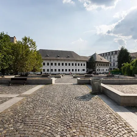 Spacious 2 Bdr Flat In The Old Town Boekarest