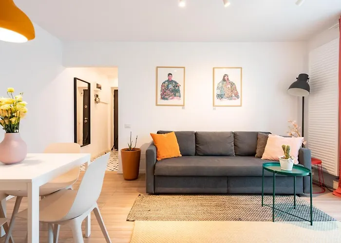 Apartament Spacious 2 Bdr Flat In The Old Town Bucureşti