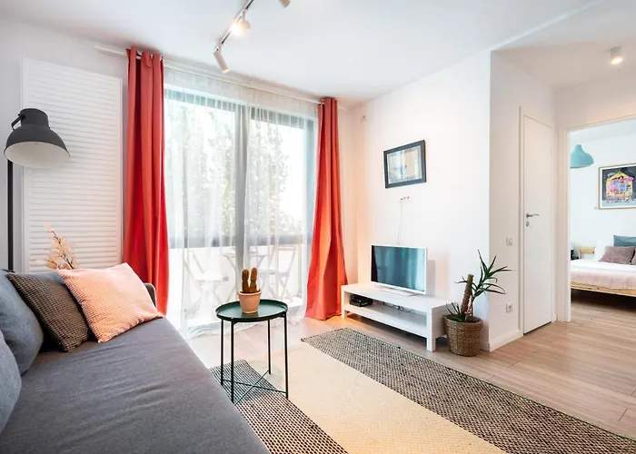 Spacious 2 Bdr Flat In The Old Town Apartament
