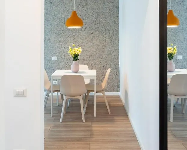 Apartament Spacious 2 Bdr Flat In The Old Town Bucureşti
