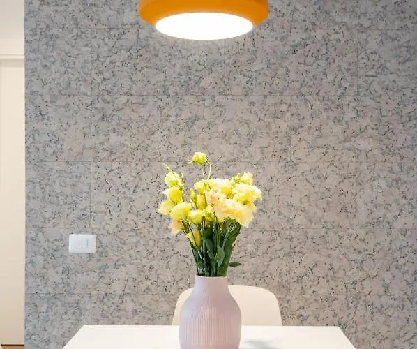 Spacious 2 Bdr Flat In The Old Town * Bucureşti