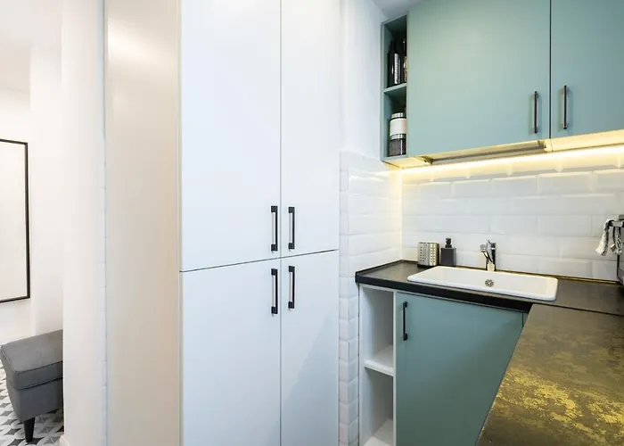 Apartament Spacious 2 Bdr Flat In The Old Town Bucureşti