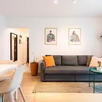 아파트 Spacious 2 Bdr Flat In The Old Town 부쿠레슈티