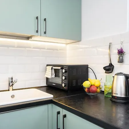 Spacious 2 Bdr Flat In The Old Town