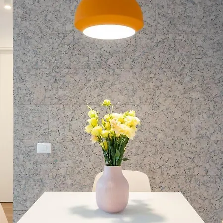 Spacious 2 Bdr Flat In The Old Town * Бухарест