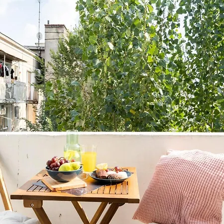 Spacious 2 Bdr Flat In The Old Town