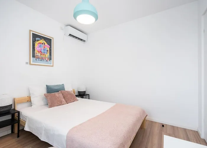Spacious 2 Bdr Flat In The Old Town Apartamento