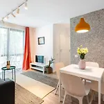 Spacious 2 Bdr Flat In The Old Town Apartman