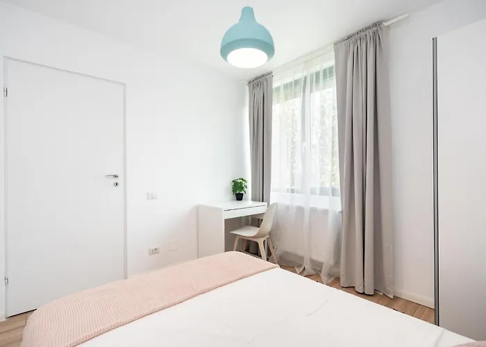 Spacious 2 Bdr Flat In The Old Town Lägenhet
